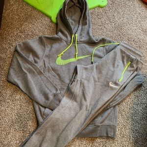 Nike Small Hoodie And Pants.